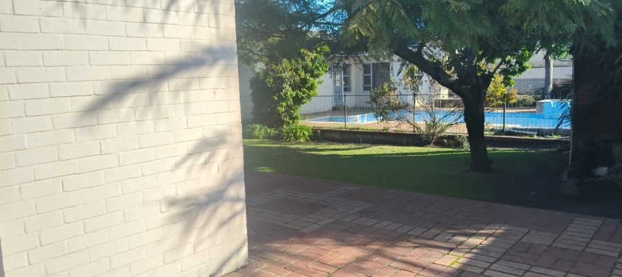6 Bedroom Property for Sale in Cravenby Western Cape